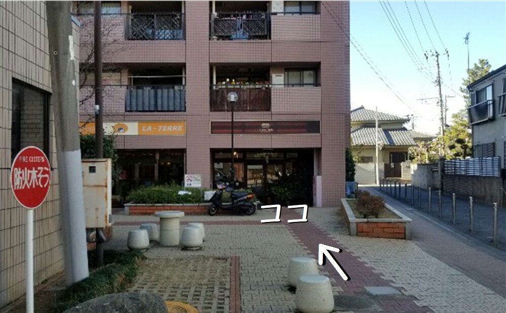 11 raku_WA北口店へ（矢印あり）